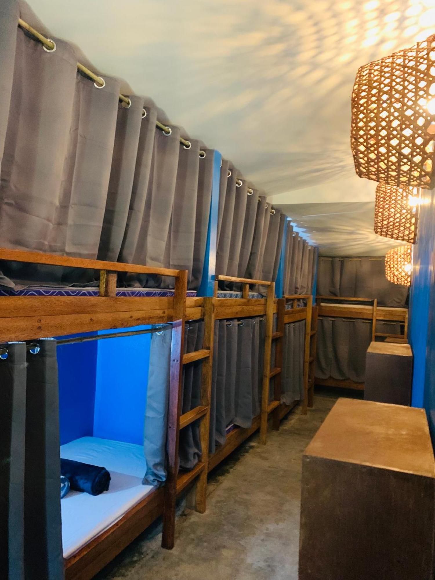 Jaydy Hostel General Luna  Luaran gambar