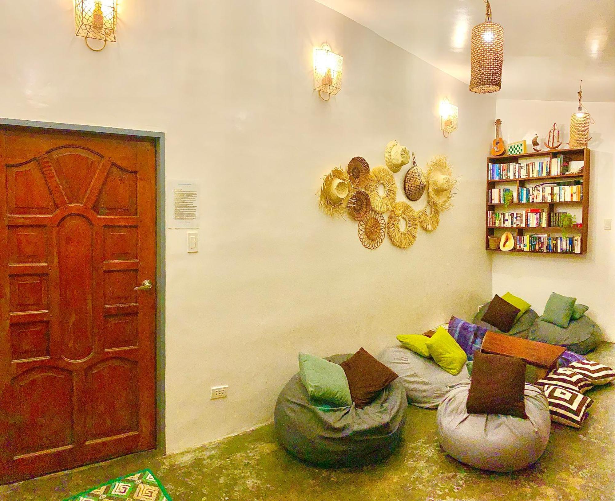 Jaydy Hostel General Luna  Luaran gambar